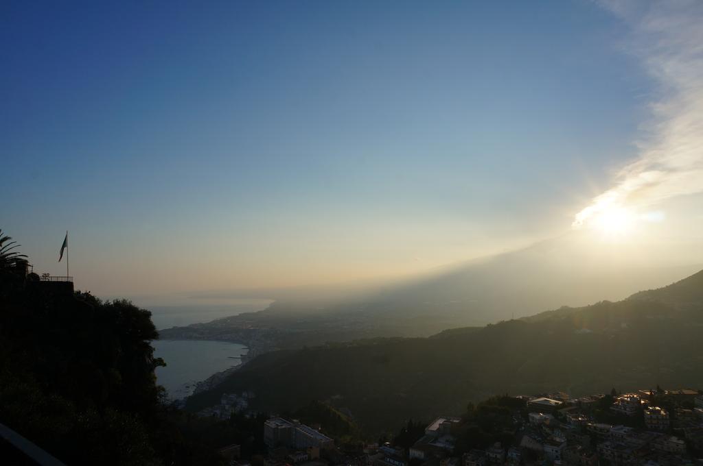 Sunshine Apartment Taormina Exteriör bild