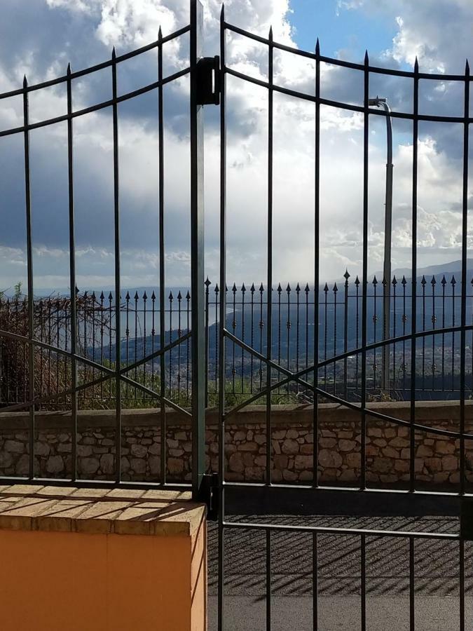 Sunshine Apartment Taormina Exteriör bild